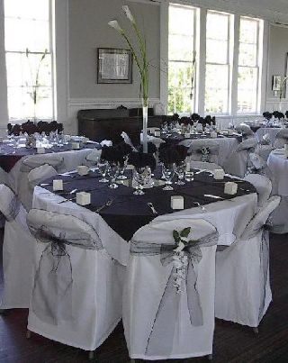 black and white wedding table decorations and set up